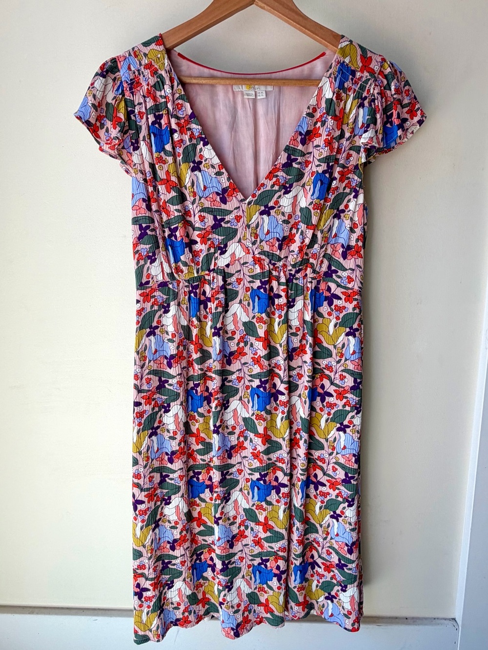 Boden - Vibrant Floral V-Neck Dress w/ Pockets - Size 4L (fits like 6)